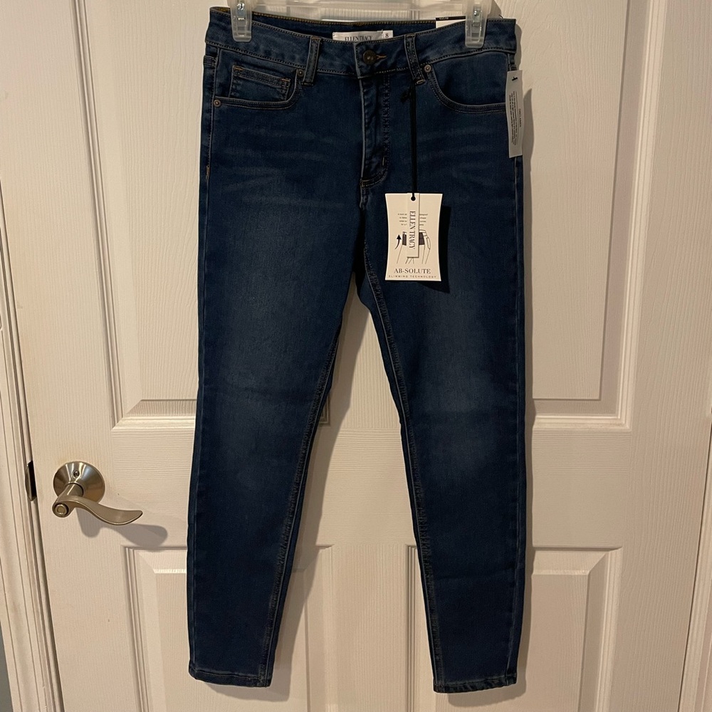NWT!!! Ellen Tracy jeans. Slimming skinny jeans size 8/29